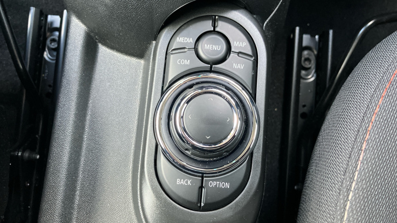 MINI Hatchback 1.5 Cooper Classic Premium 5dr Auto Petrol Hatchback